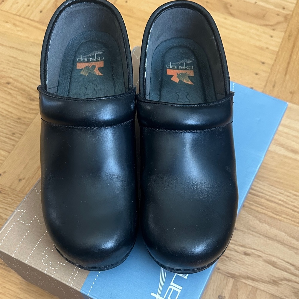 Dansko XP 2.0 PRO Clogs size 38